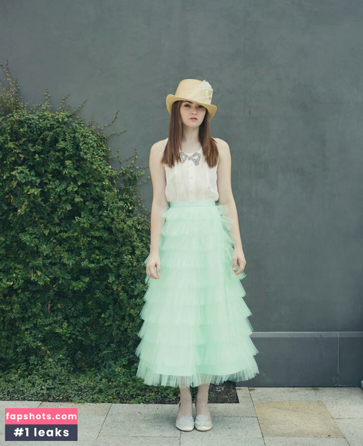 Alexis Raich gallery photo #7