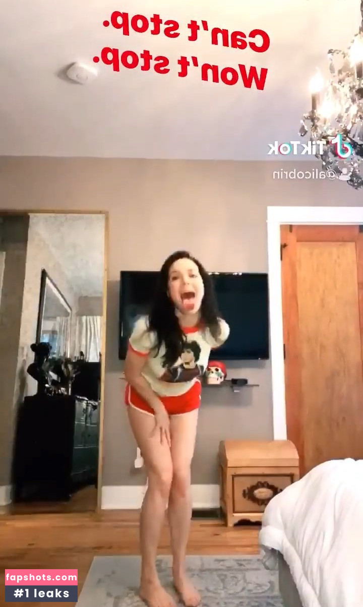 Ali Cobrin gallery photo #67