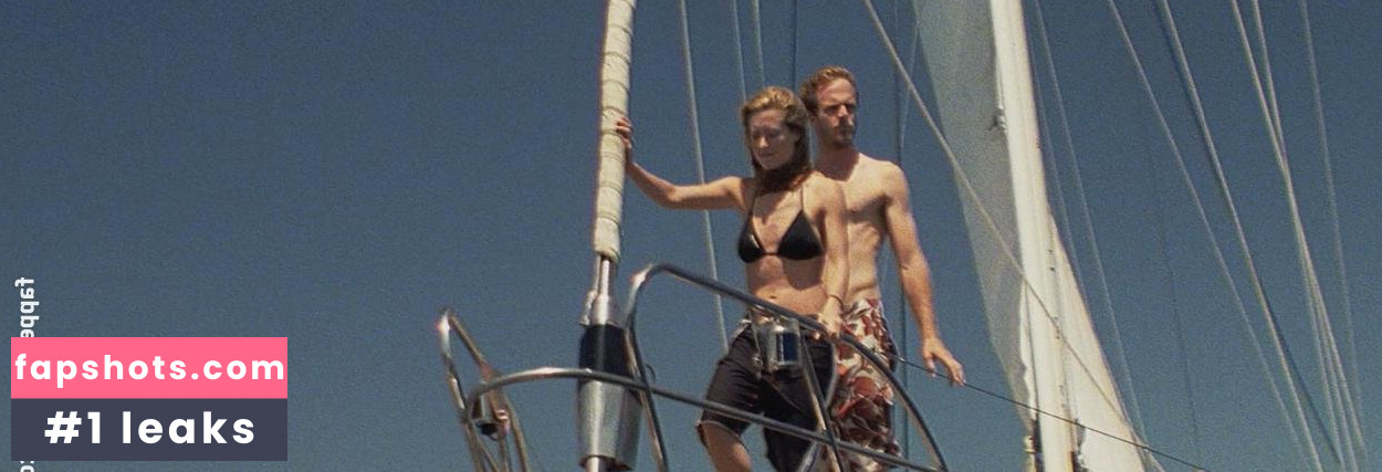 Ali Hillis gallery photo #7