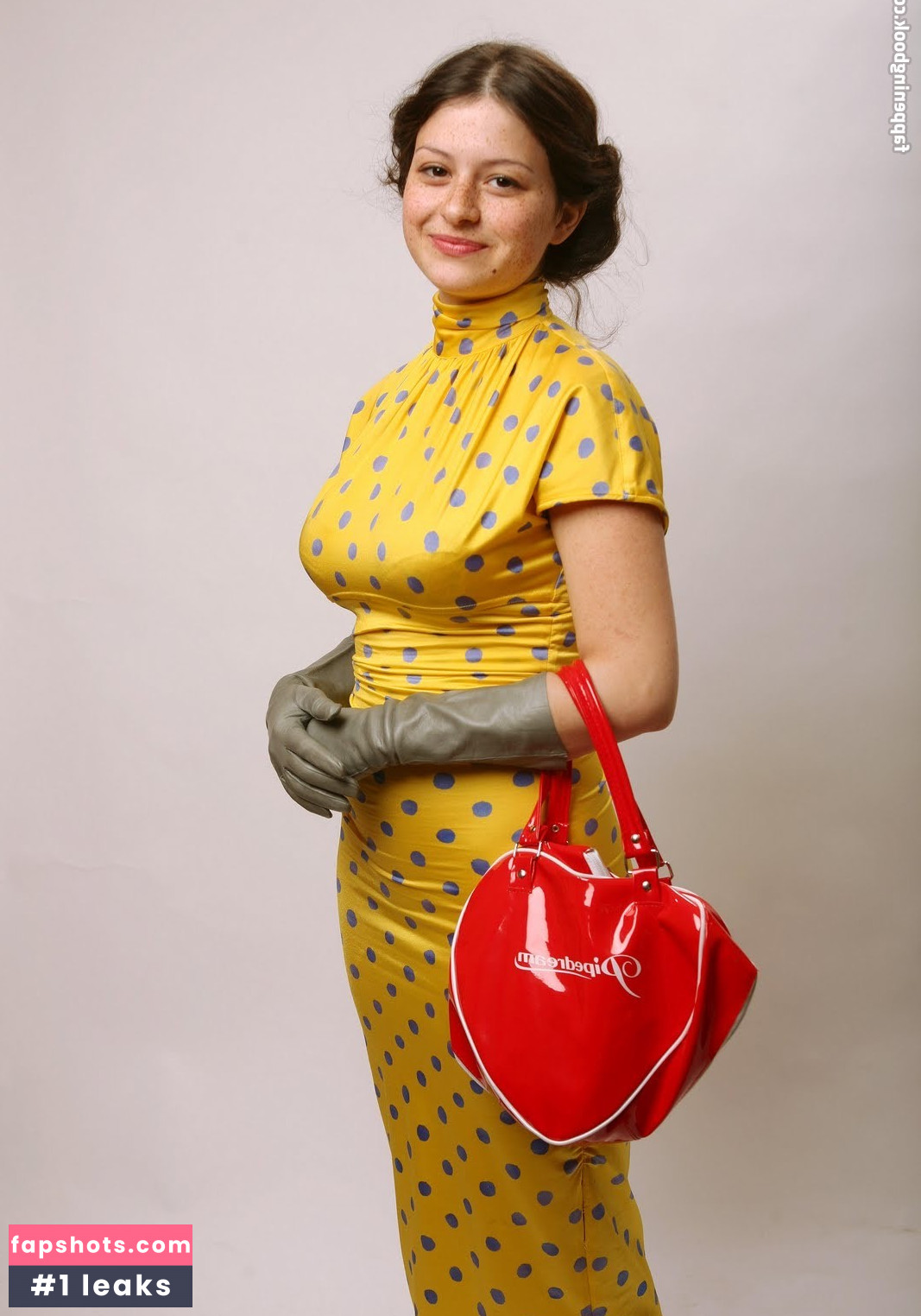 Alia Shawkat gallery photo #45