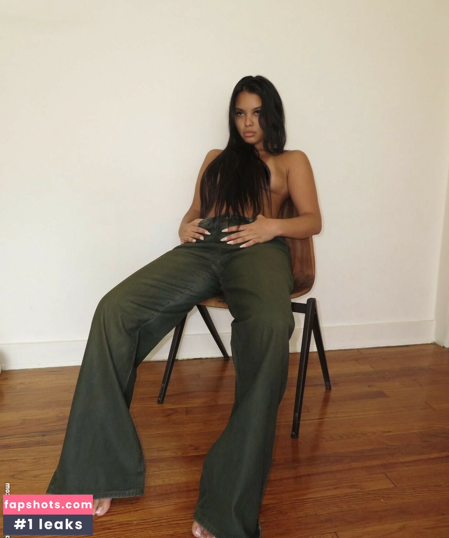 Aliana Mawla gallery photo #13