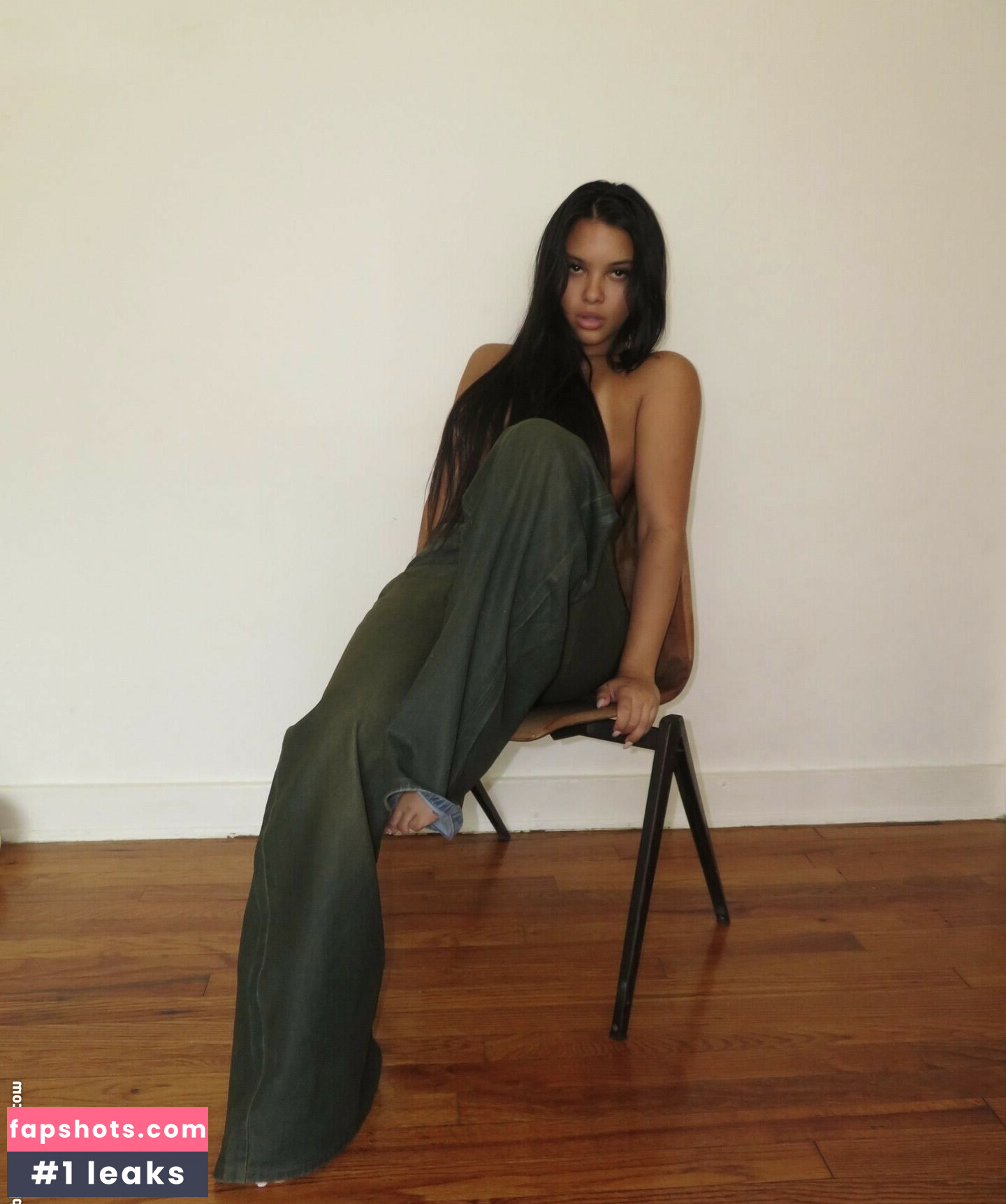 Aliana Mawla gallery photo #14