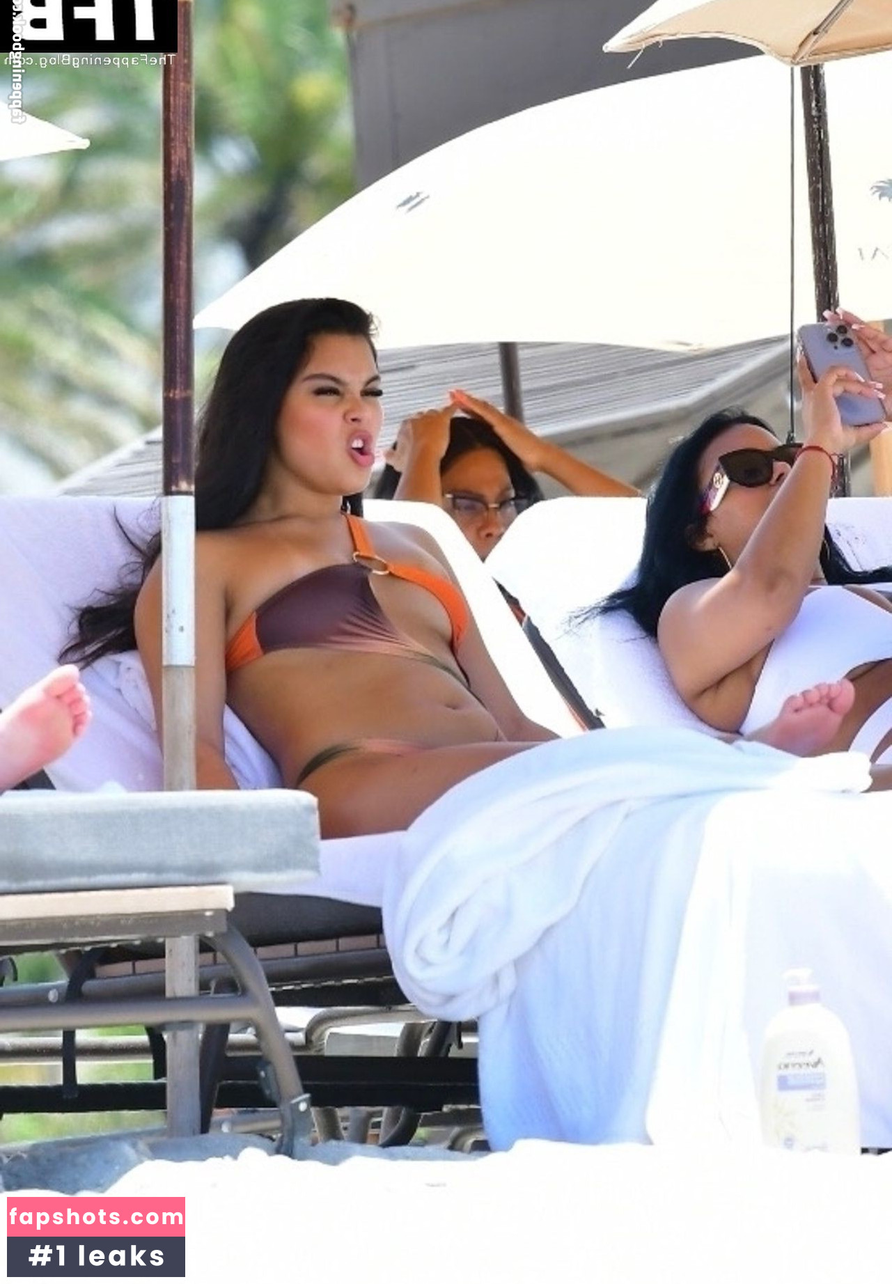 Aliana Mawla gallery photo #210