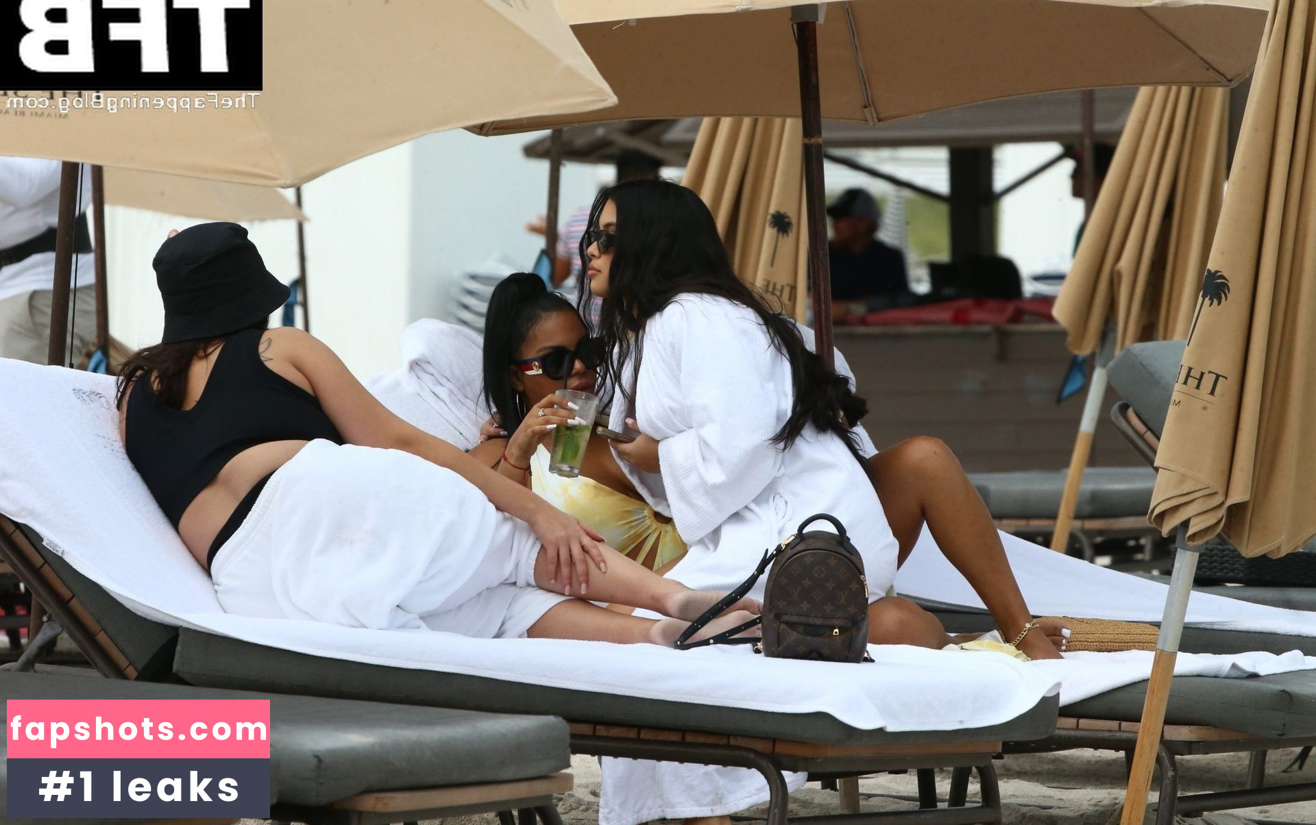 Aliana Mawla gallery photo #289