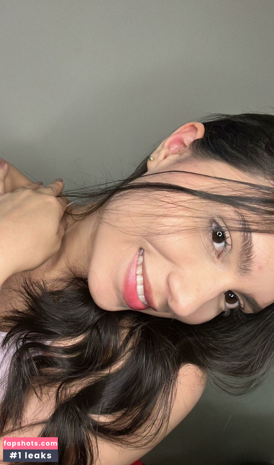 Alicce_Belluci gallery photo #2