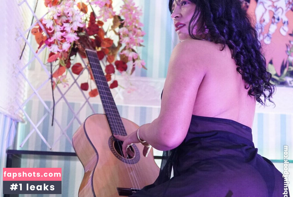 Alice Baker gallery photo #7