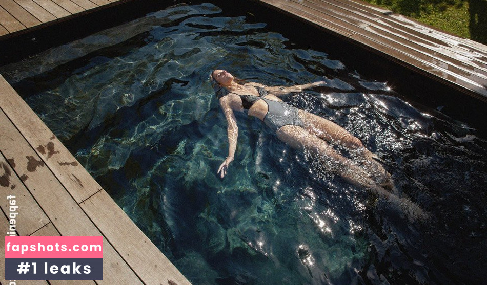 Alice Baton gallery photo #2