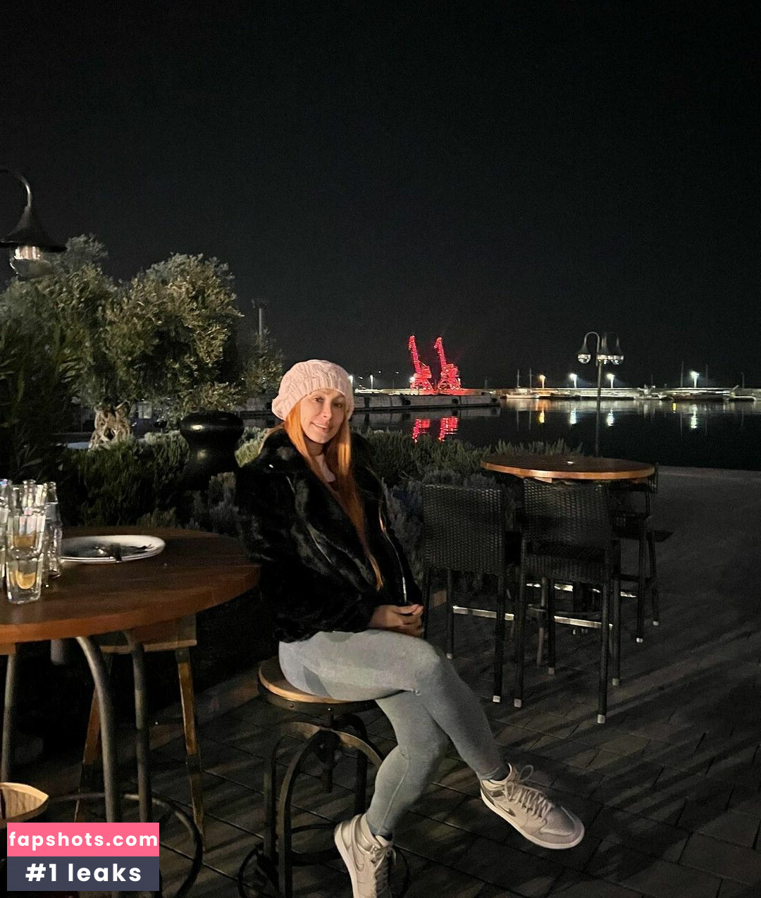 Alice Beaumont gallery photo #17