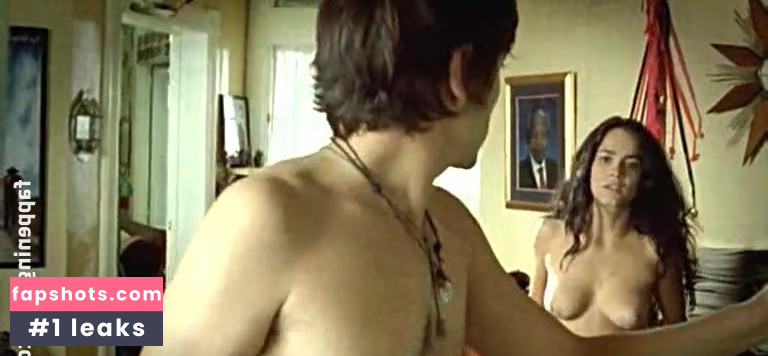 Alice Braga gallery photo #94