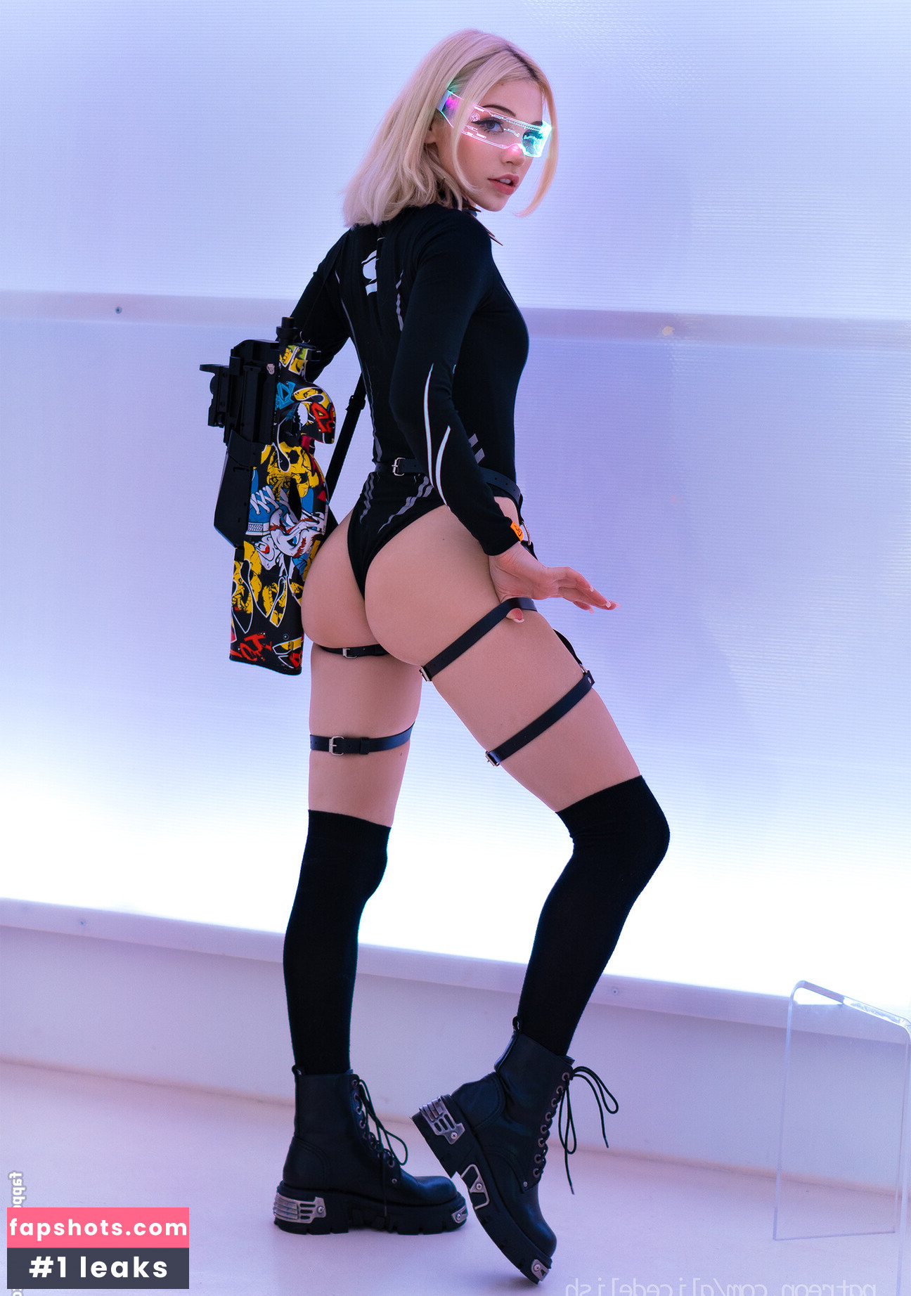 Alice Delish gallery photo #1475