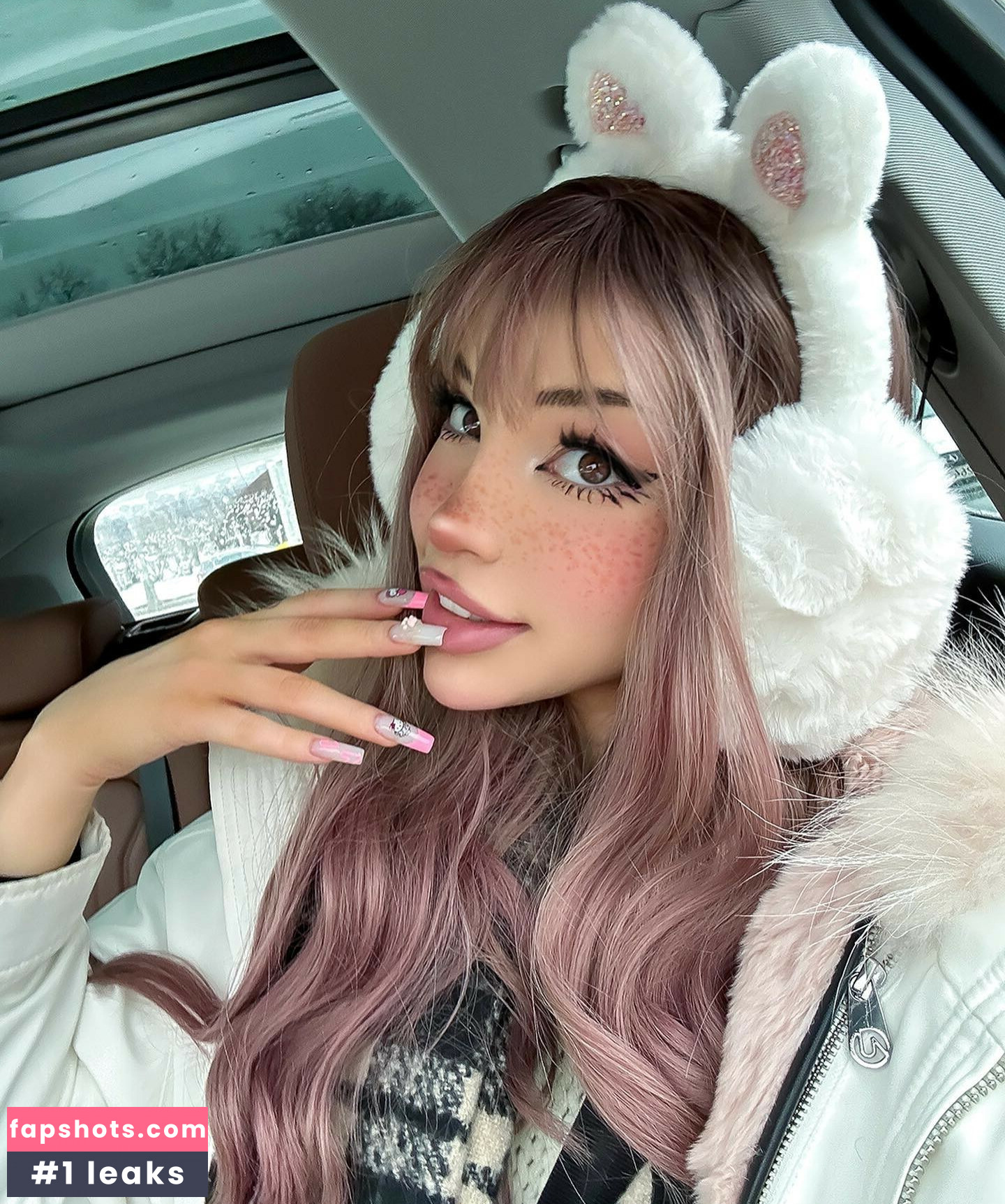 Alice Delish gallery photo #1547