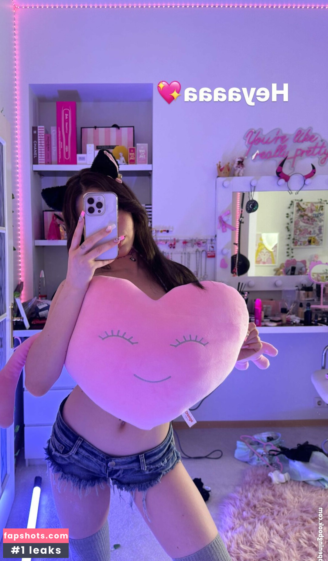 Alice Delish gallery photo #1551