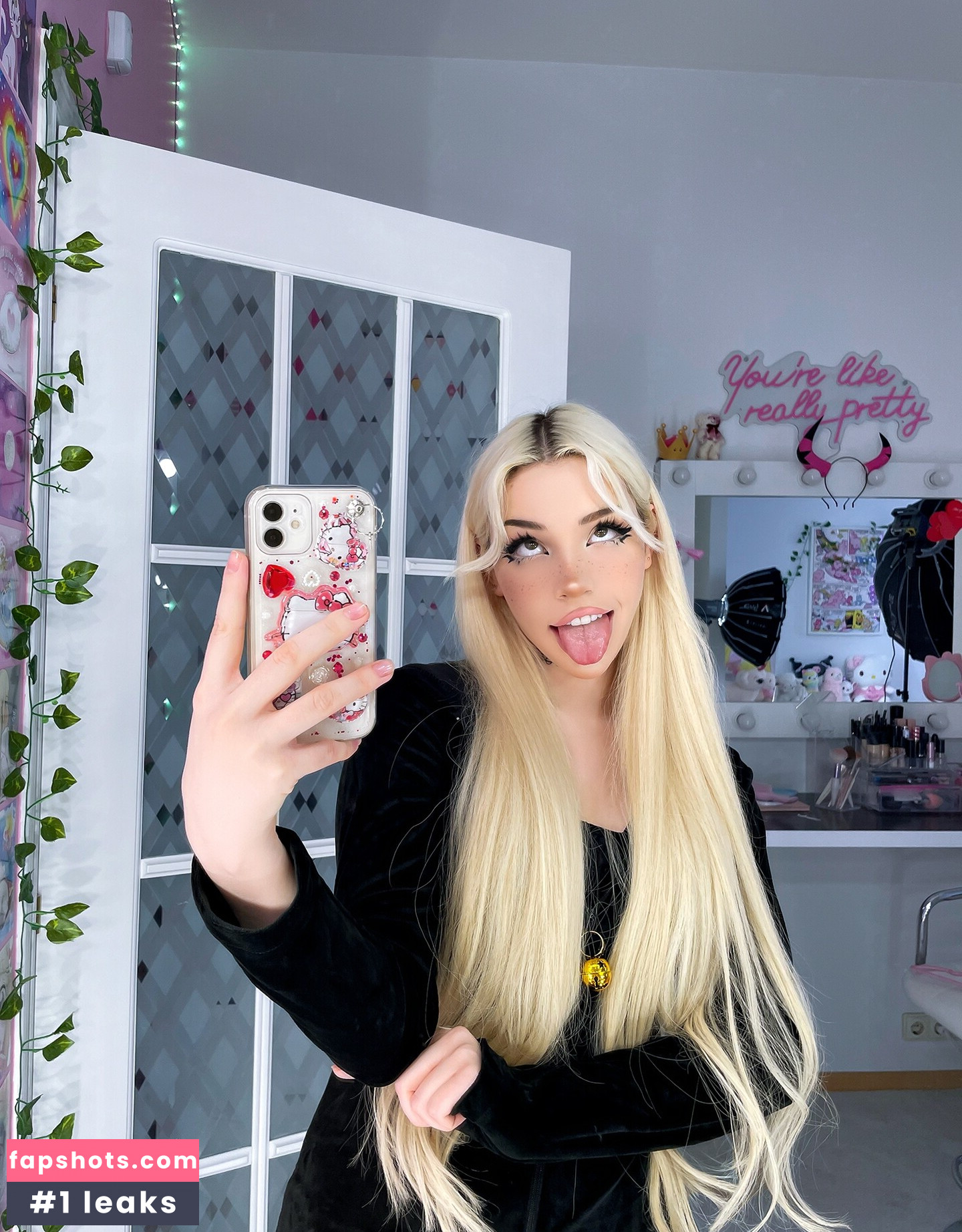 Alice Delish gallery photo #1571