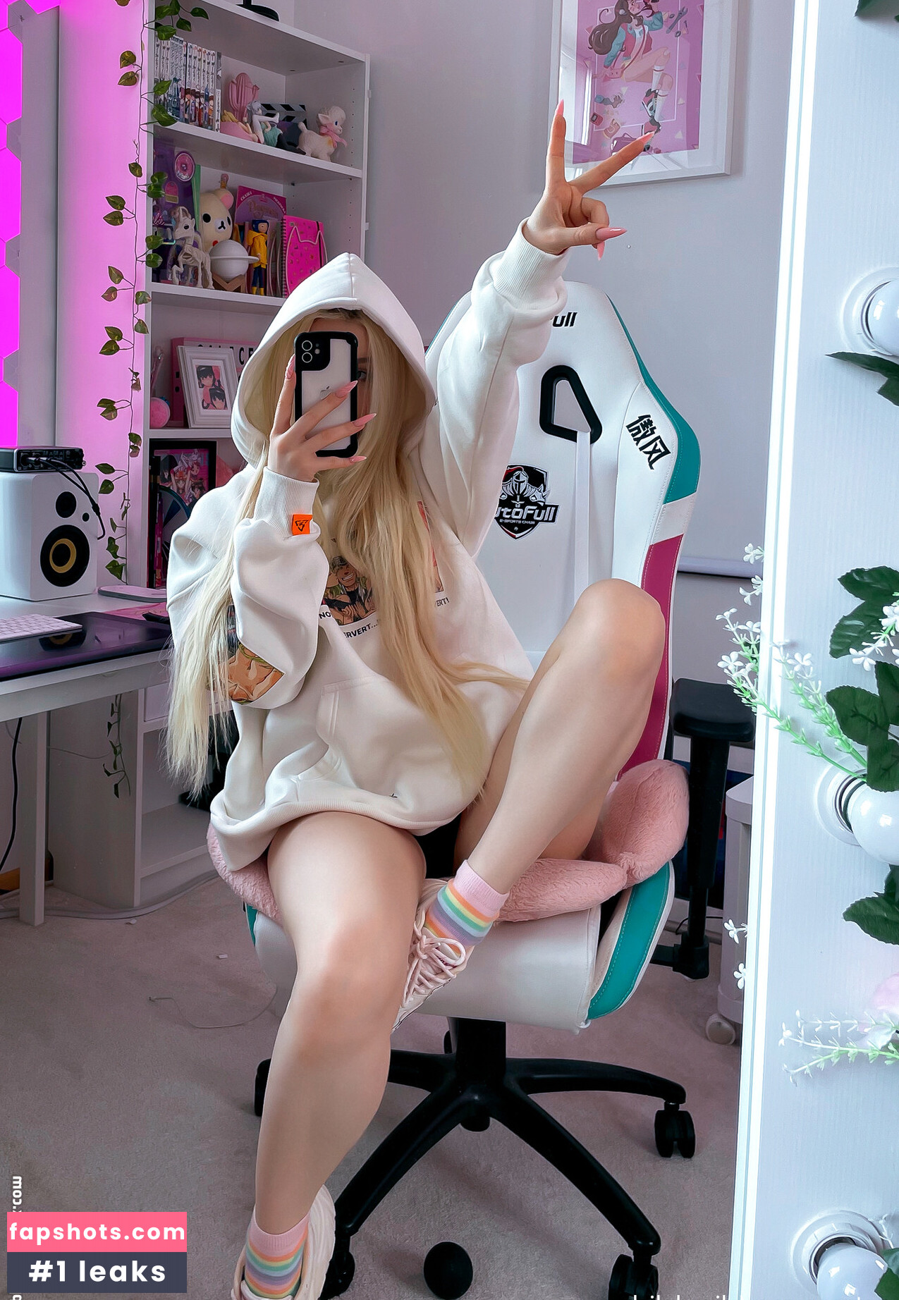 Alice Delish gallery photo #1964