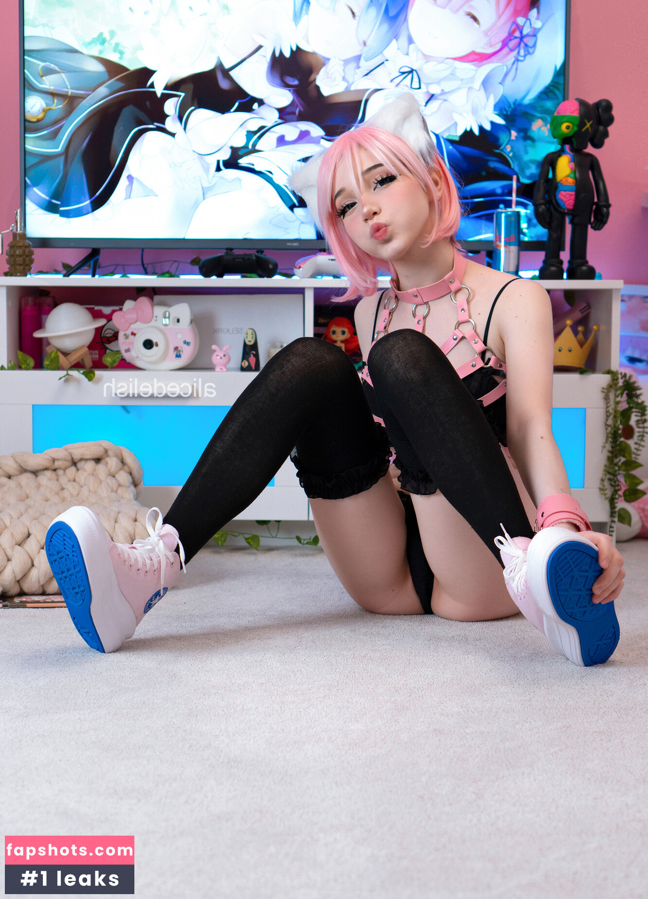 Alice Delish gallery photo #2149