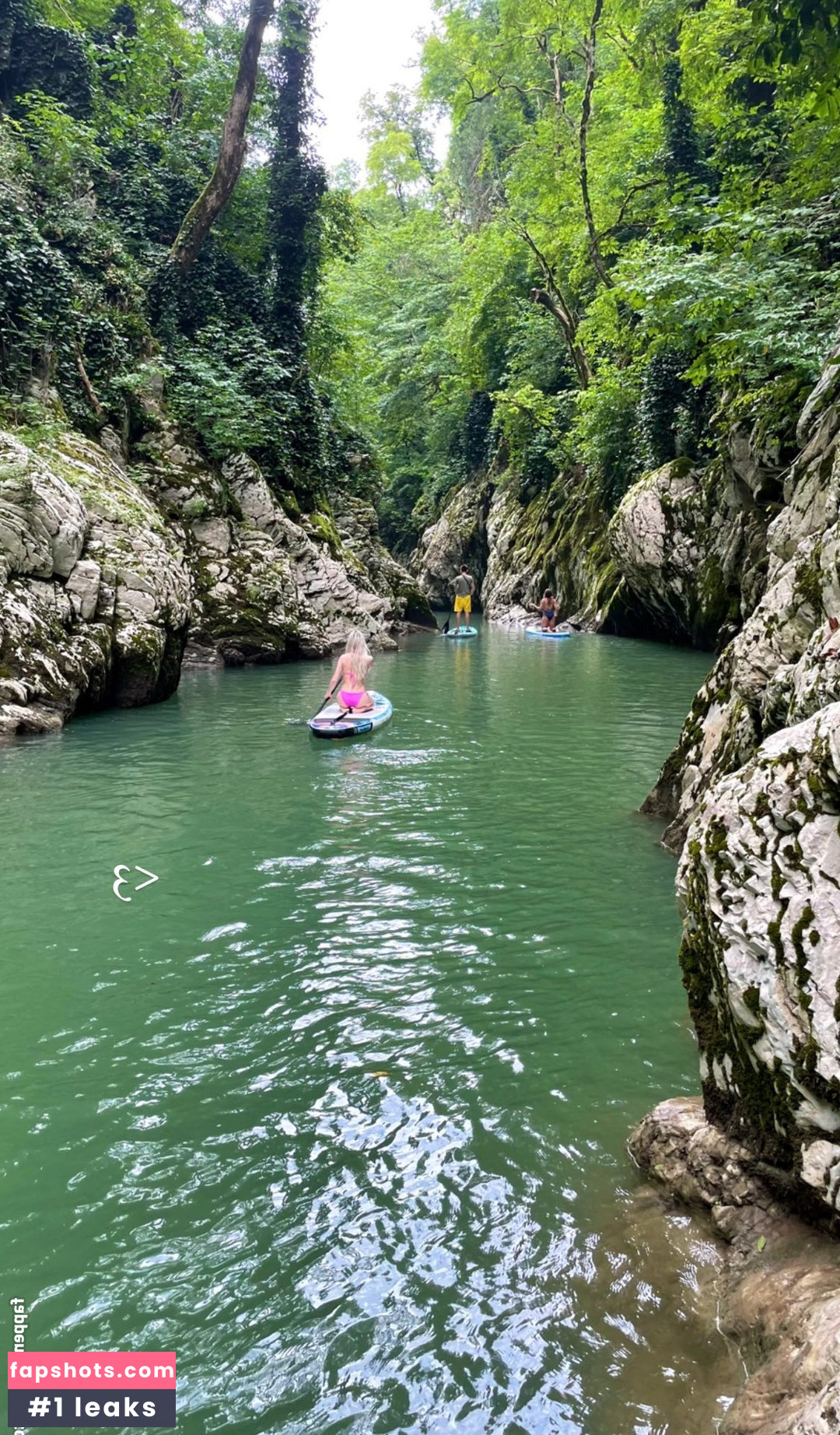 Alice Delish gallery photo #2476