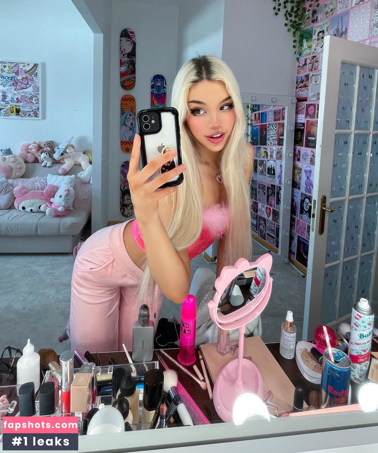 Alice Delish gallery photo #2483