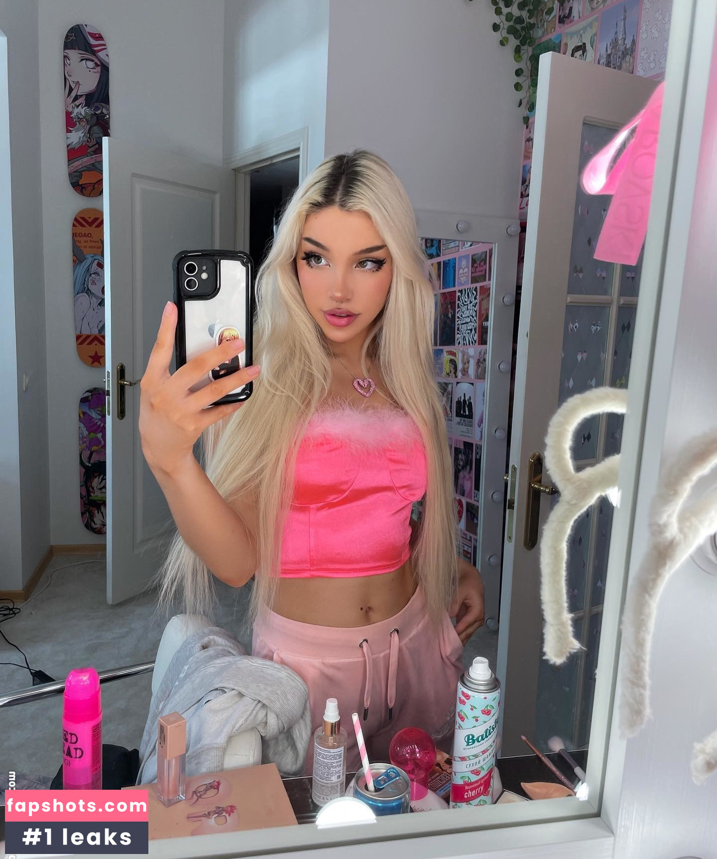 Alice Delish gallery photo #2487