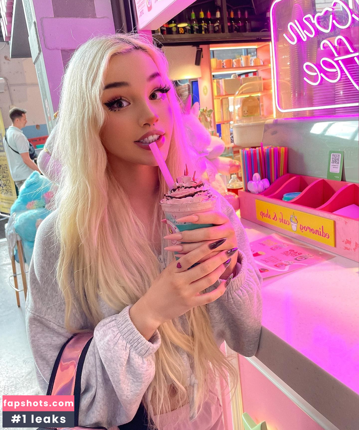 Alice Delish gallery photo #2496