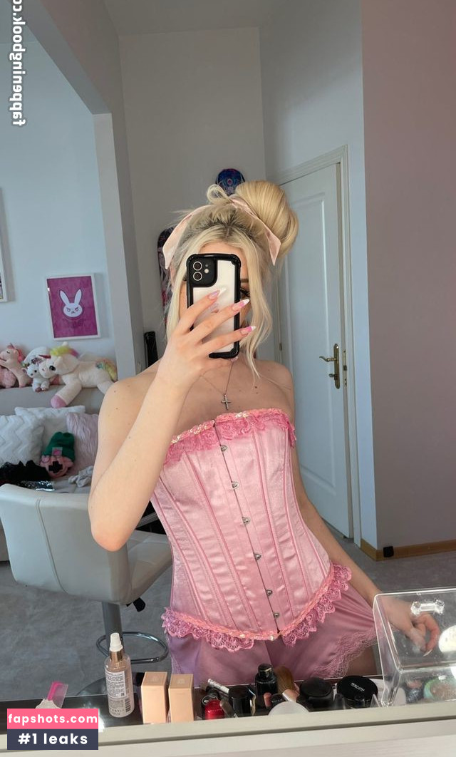 Alice Delish gallery photo #2510