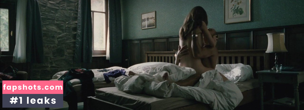 Alice Dwyer gallery photo #38