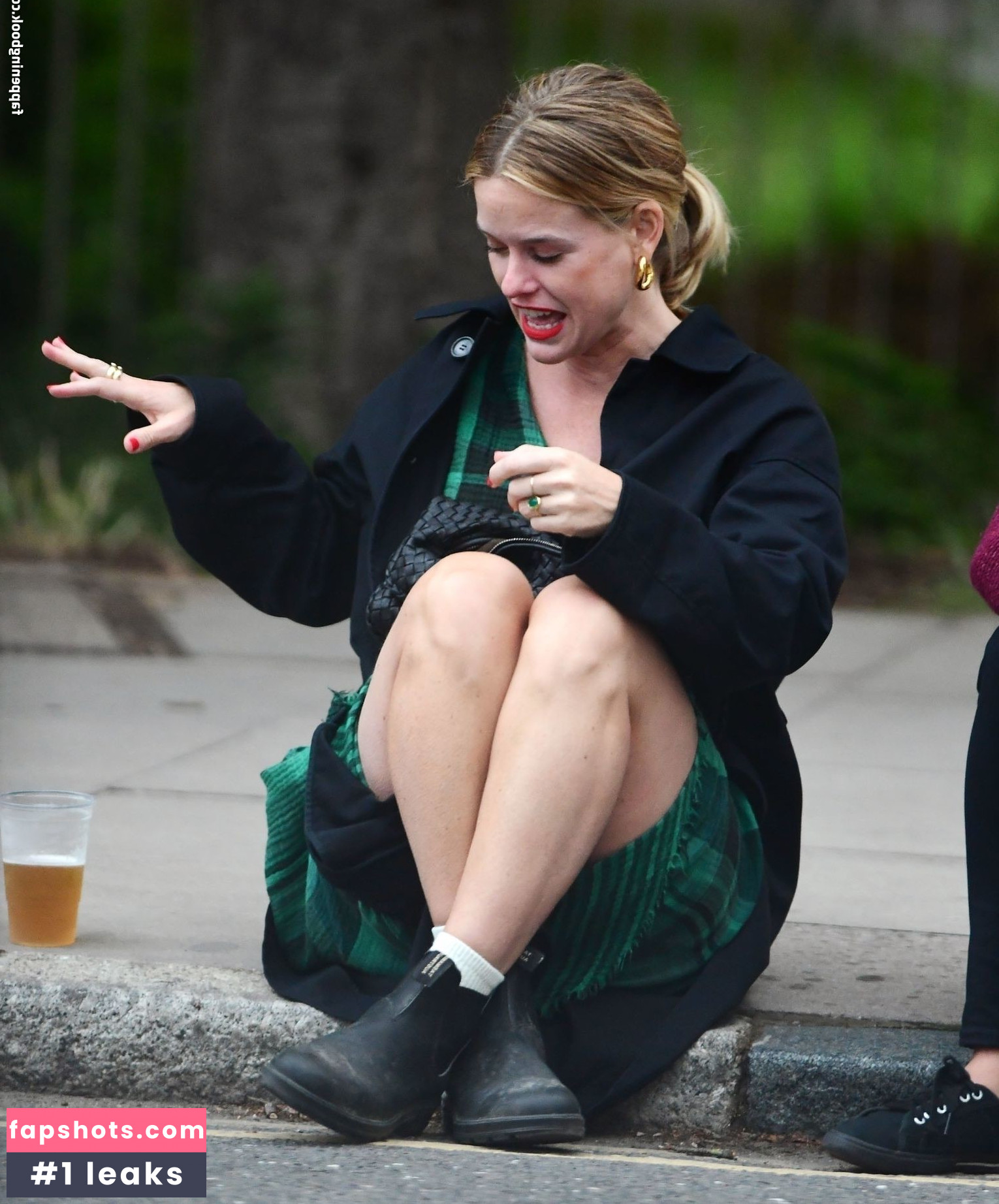 Alice Eve gallery photo #191