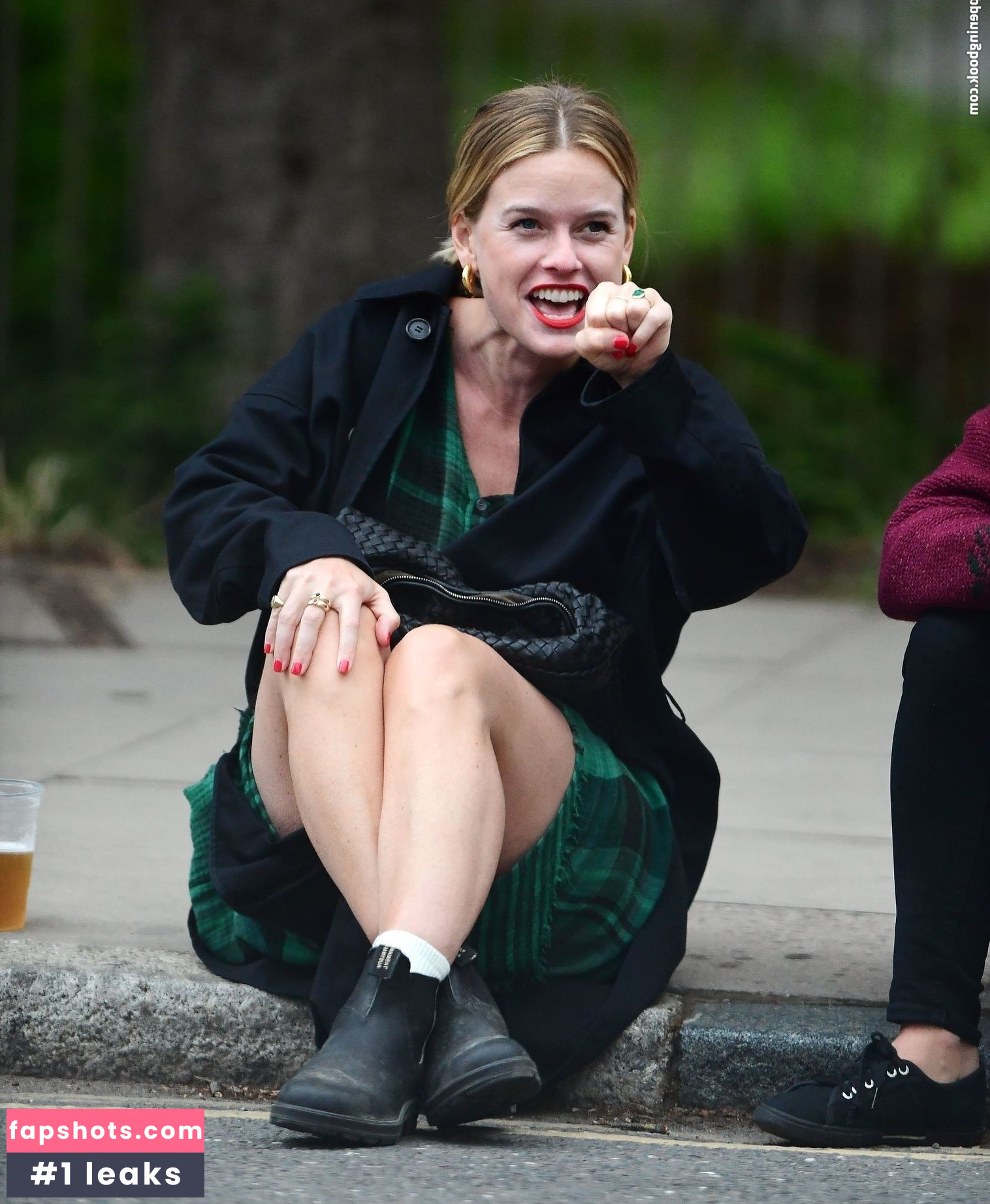 Alice Eve gallery photo #193