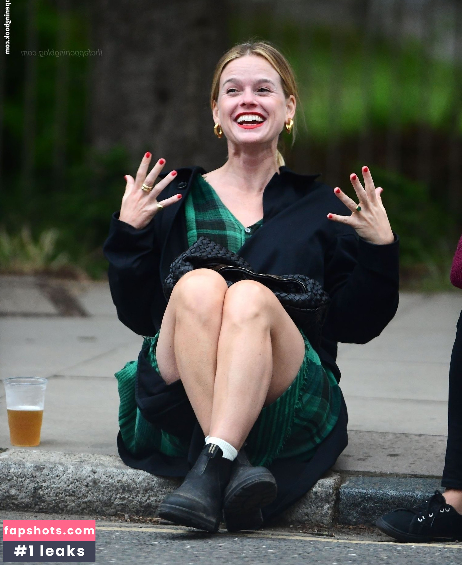 Alice Eve gallery photo #196