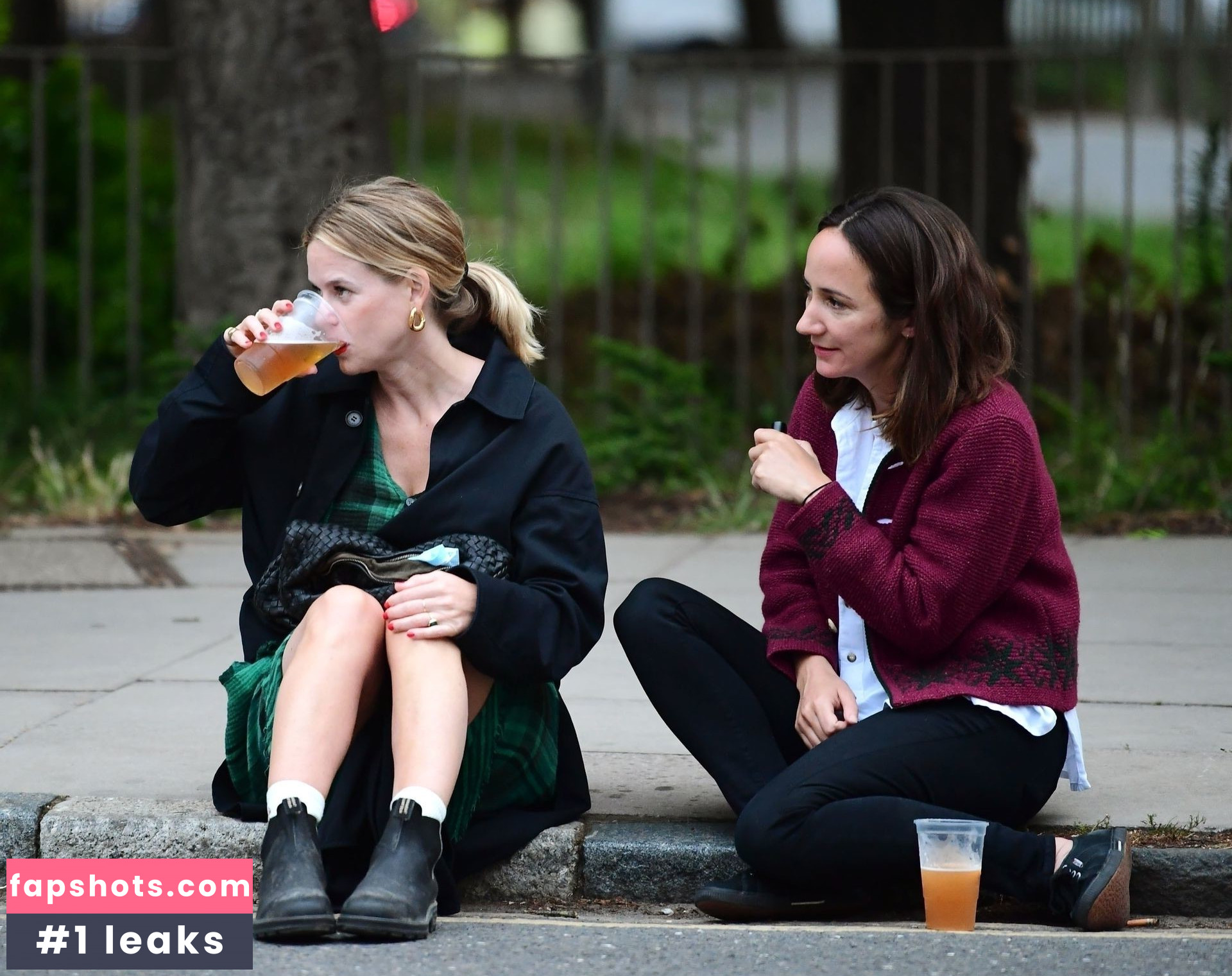 Alice Eve gallery photo #203