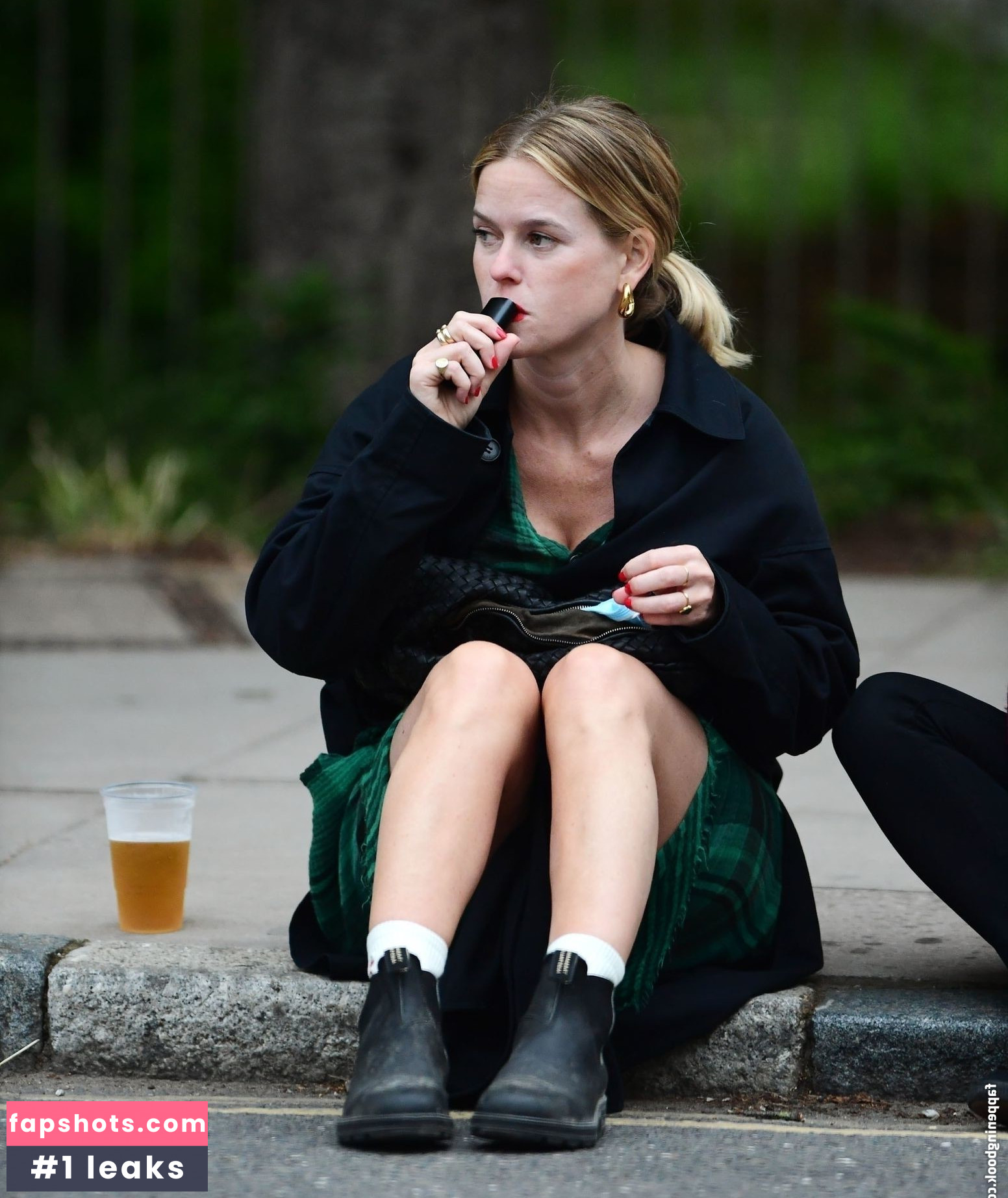 Alice Eve gallery photo #209