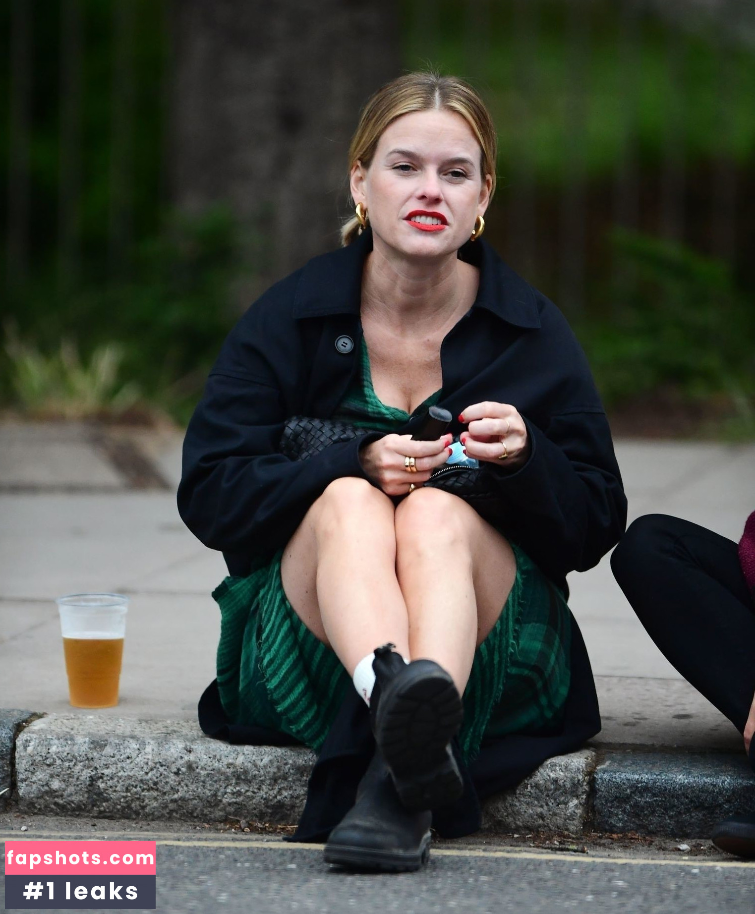 Alice Eve gallery photo #210