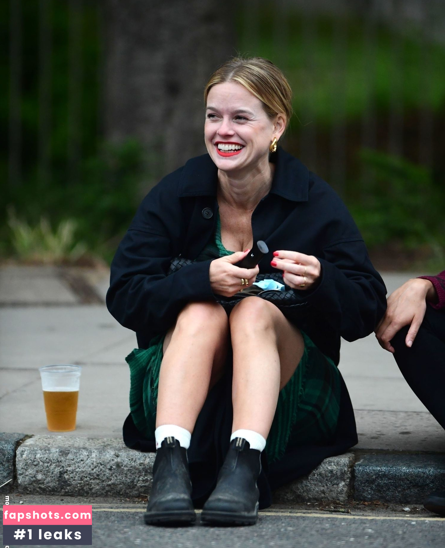 Alice Eve gallery photo #212