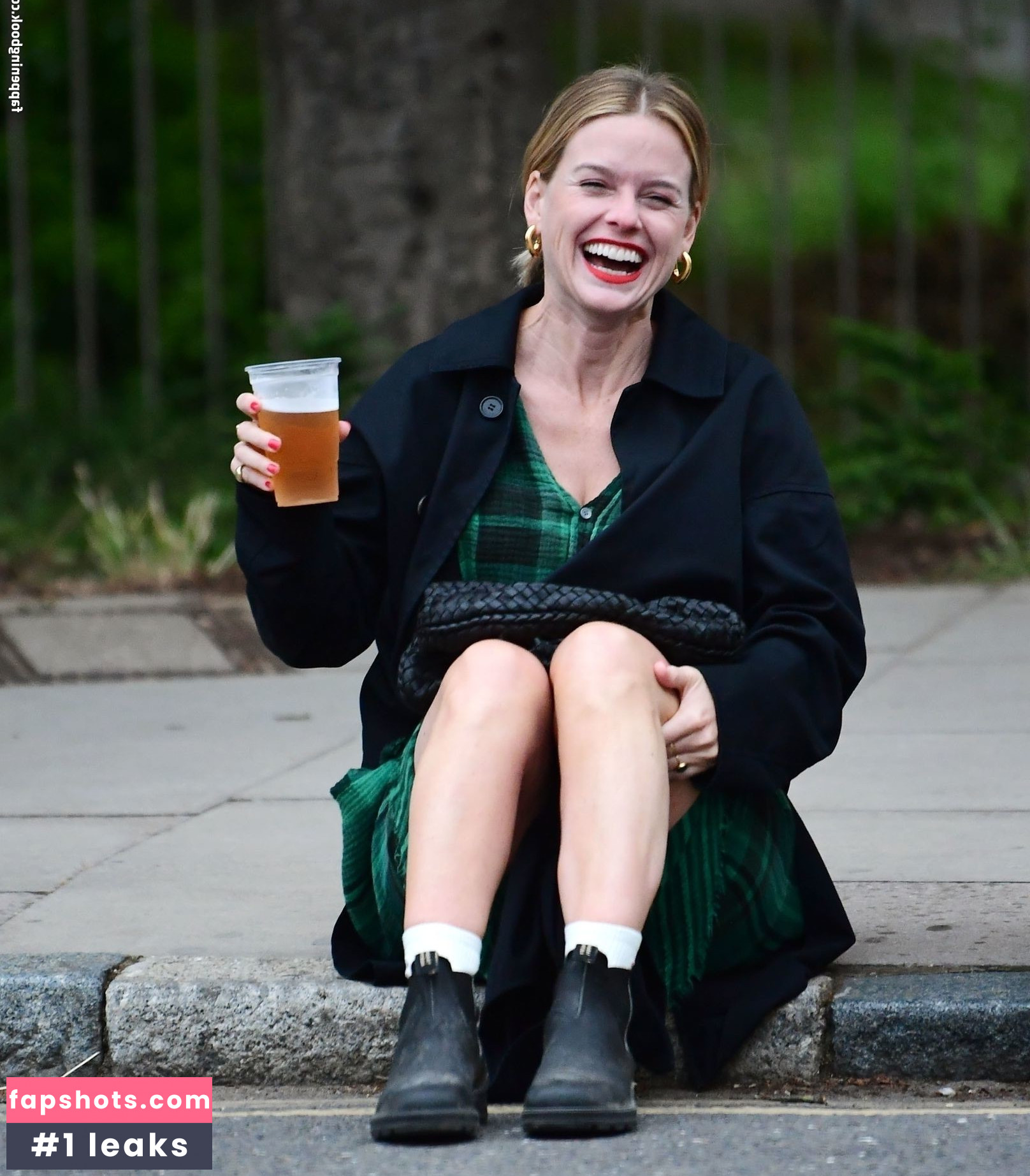 Alice Eve gallery photo #218