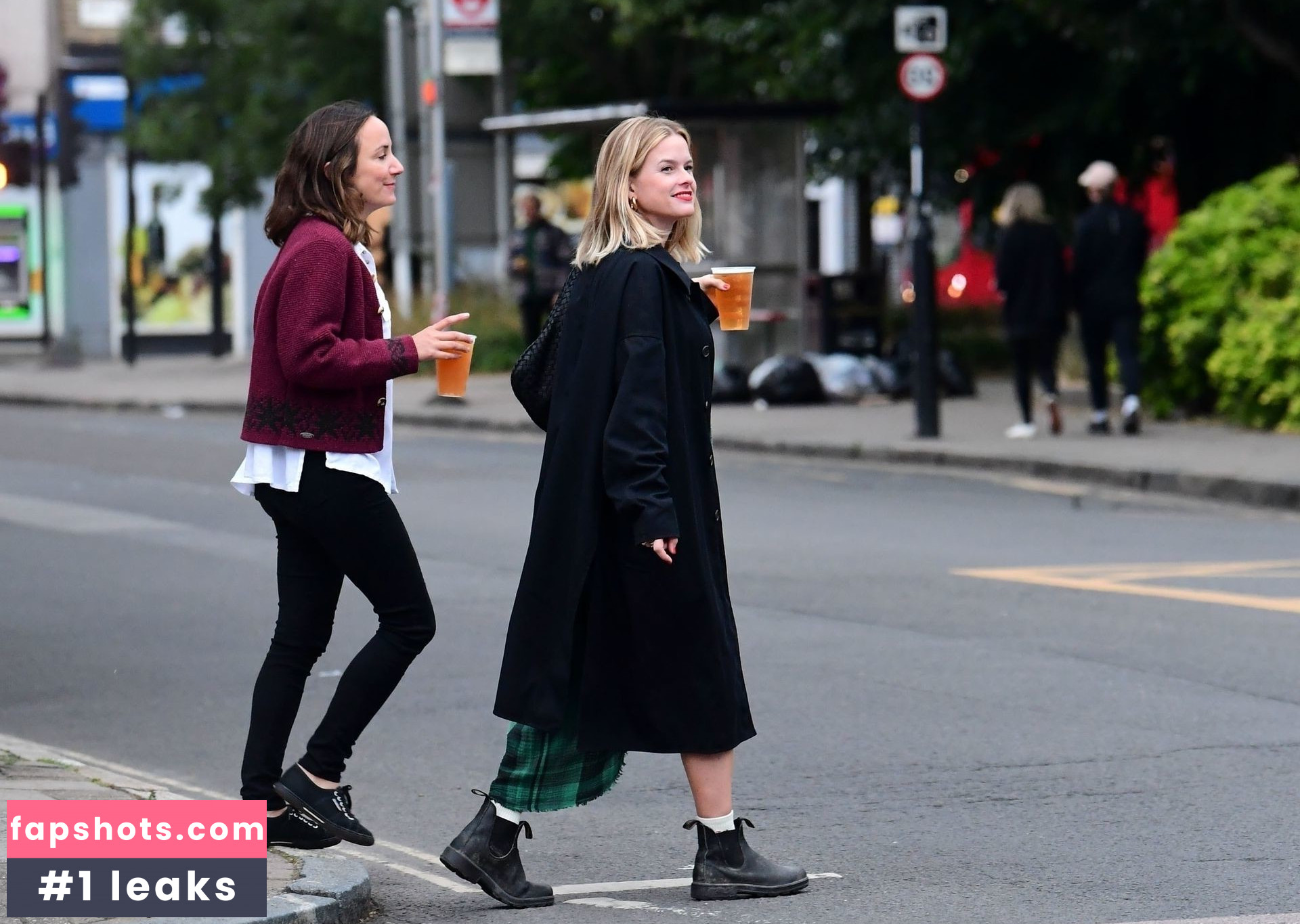 Alice Eve gallery photo #231