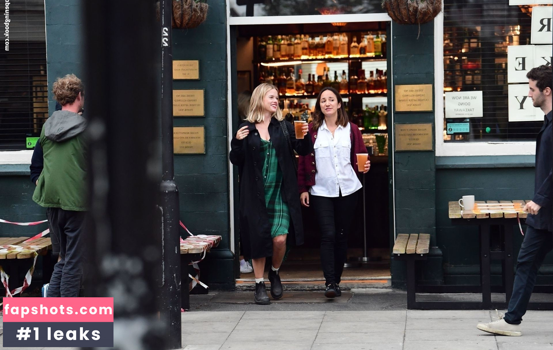 Alice Eve gallery photo #233