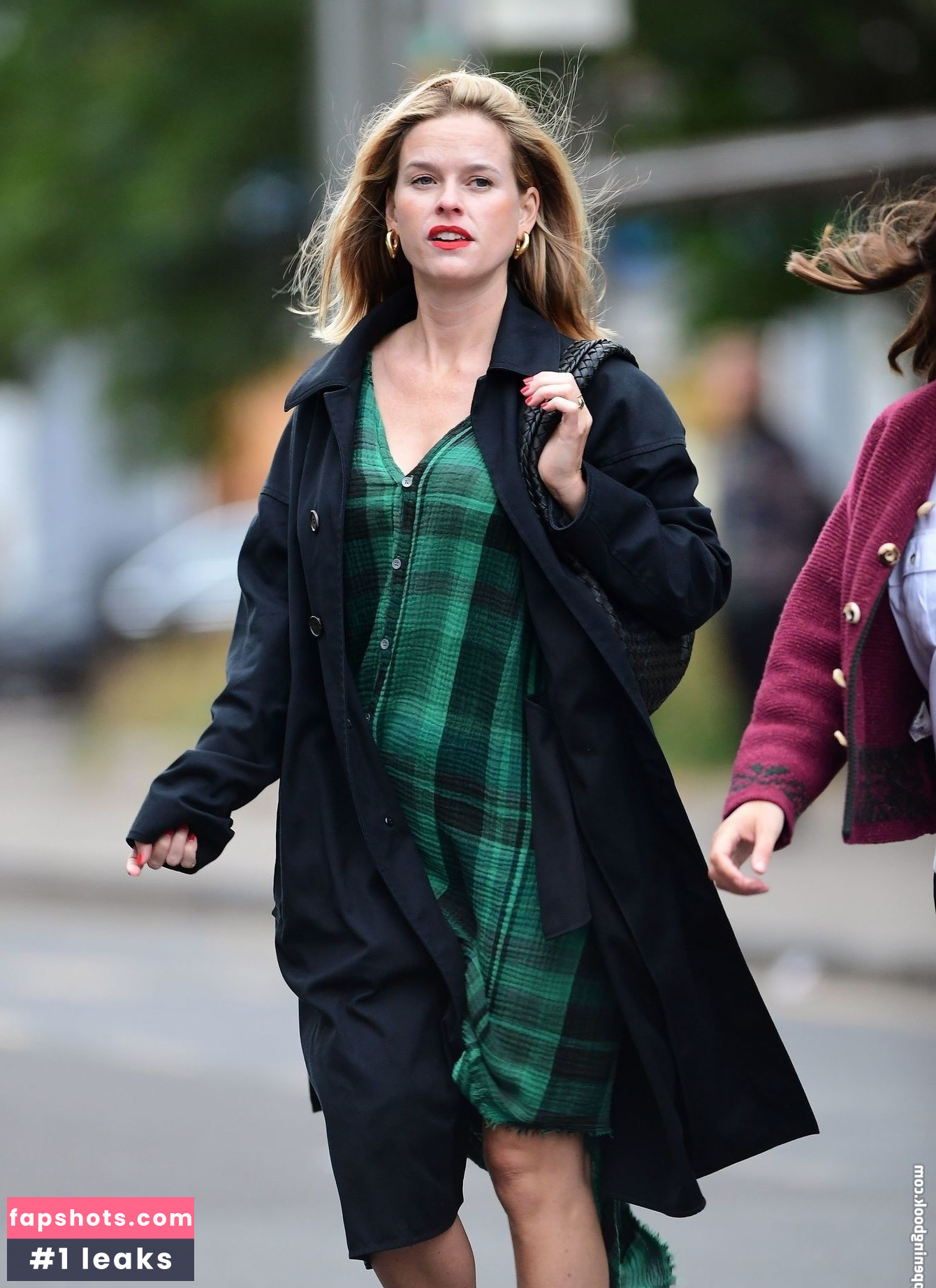 Alice Eve gallery photo #237