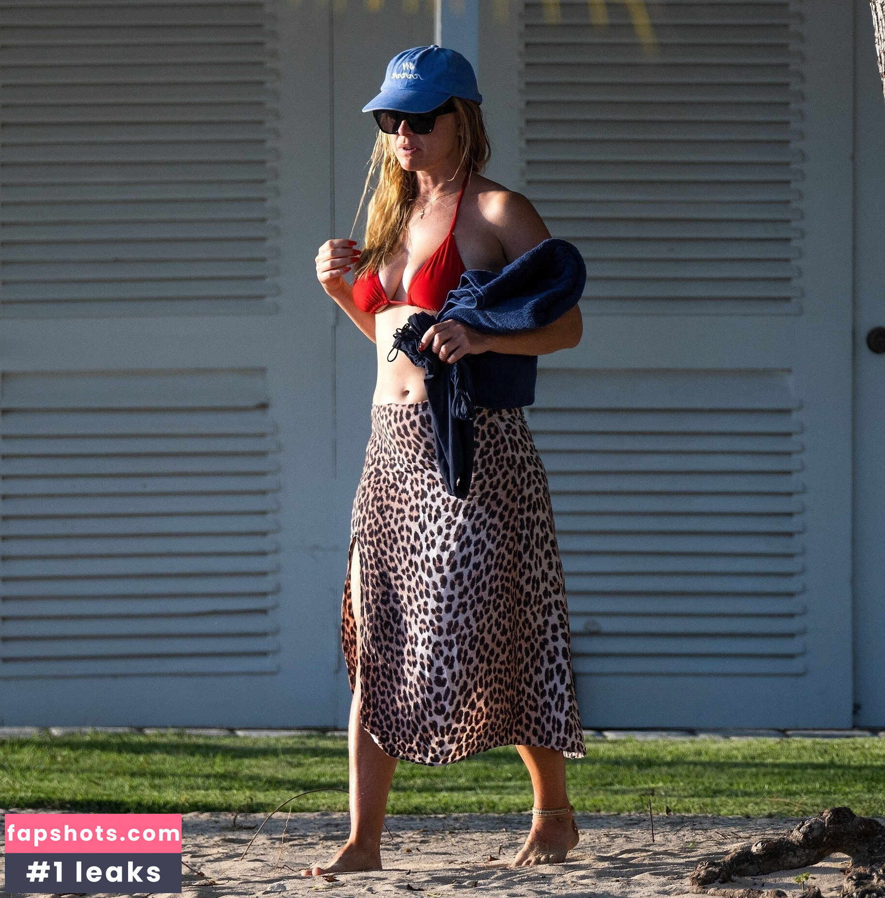 Alice Eve gallery photo #30