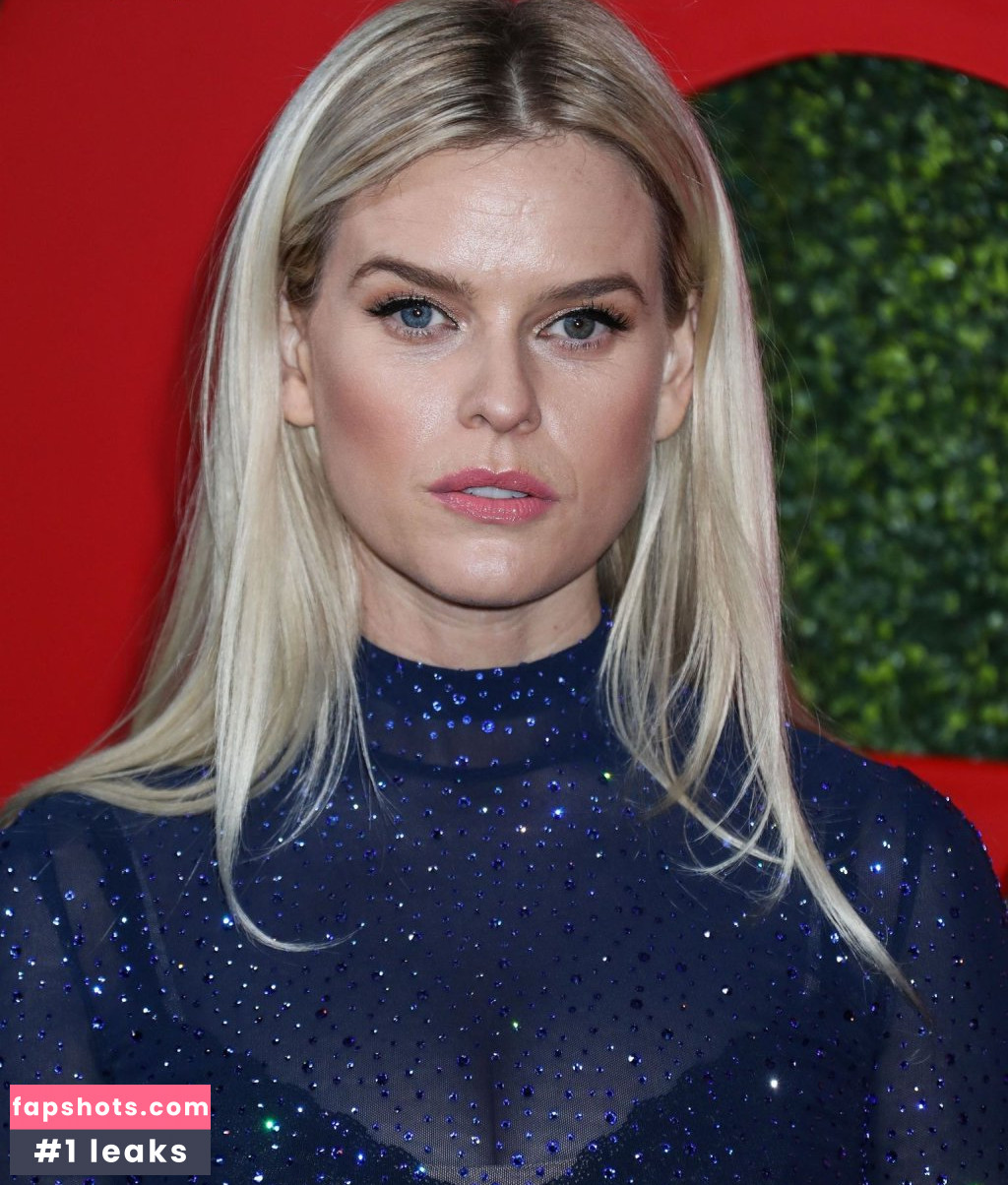 Alice Eve gallery photo #296