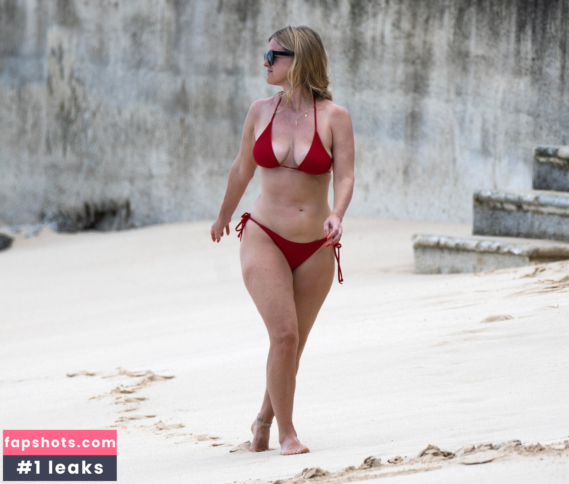 Alice Eve gallery photo #69