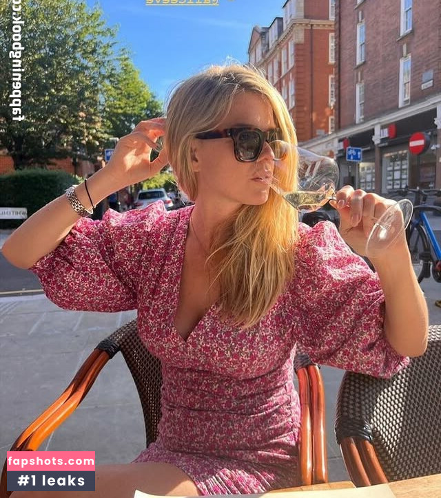 Alice Eve gallery photo #9