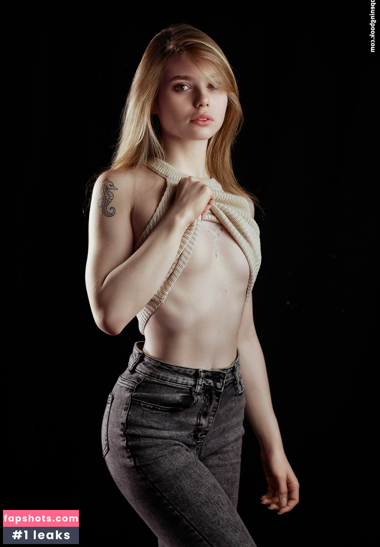 Alice Li gallery photo #102