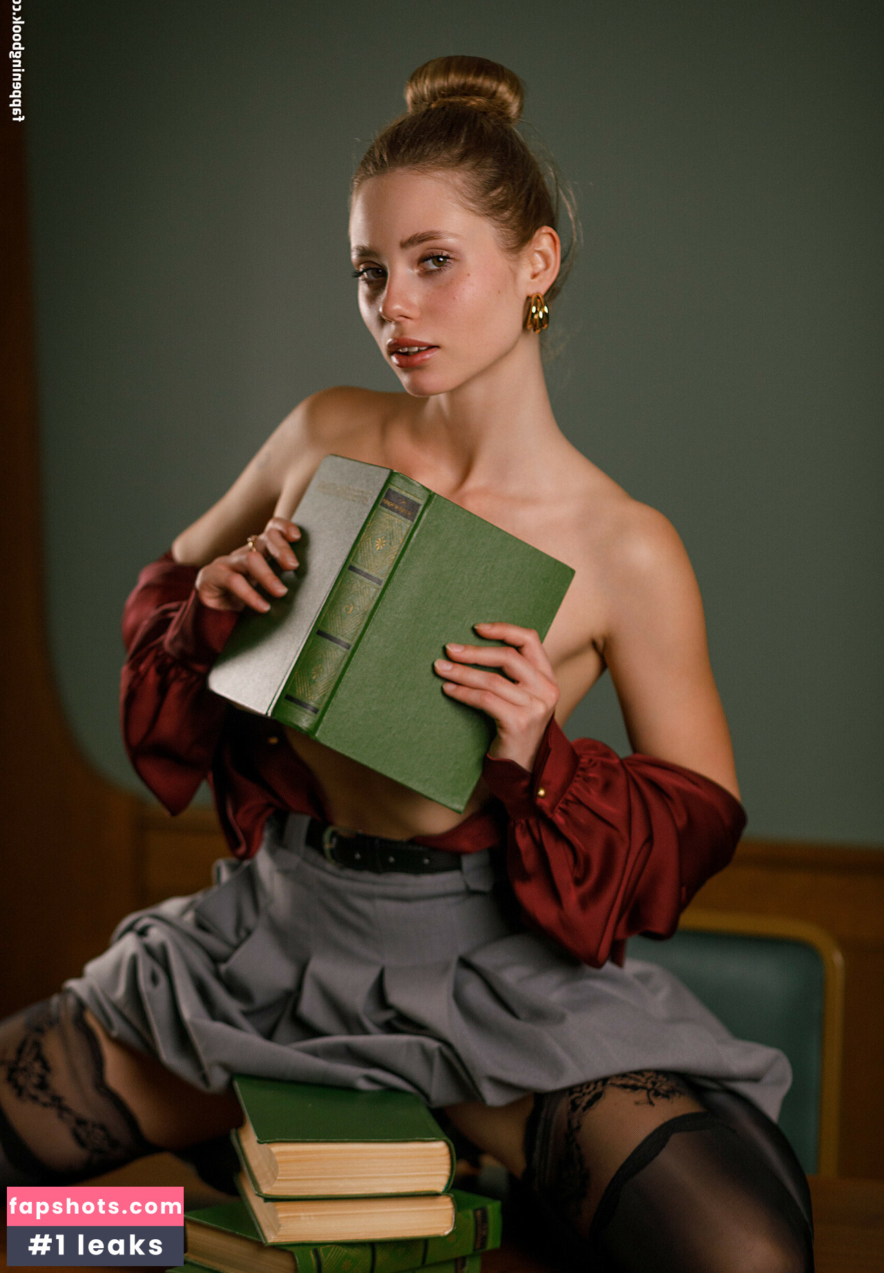 Alice Li gallery photo #22