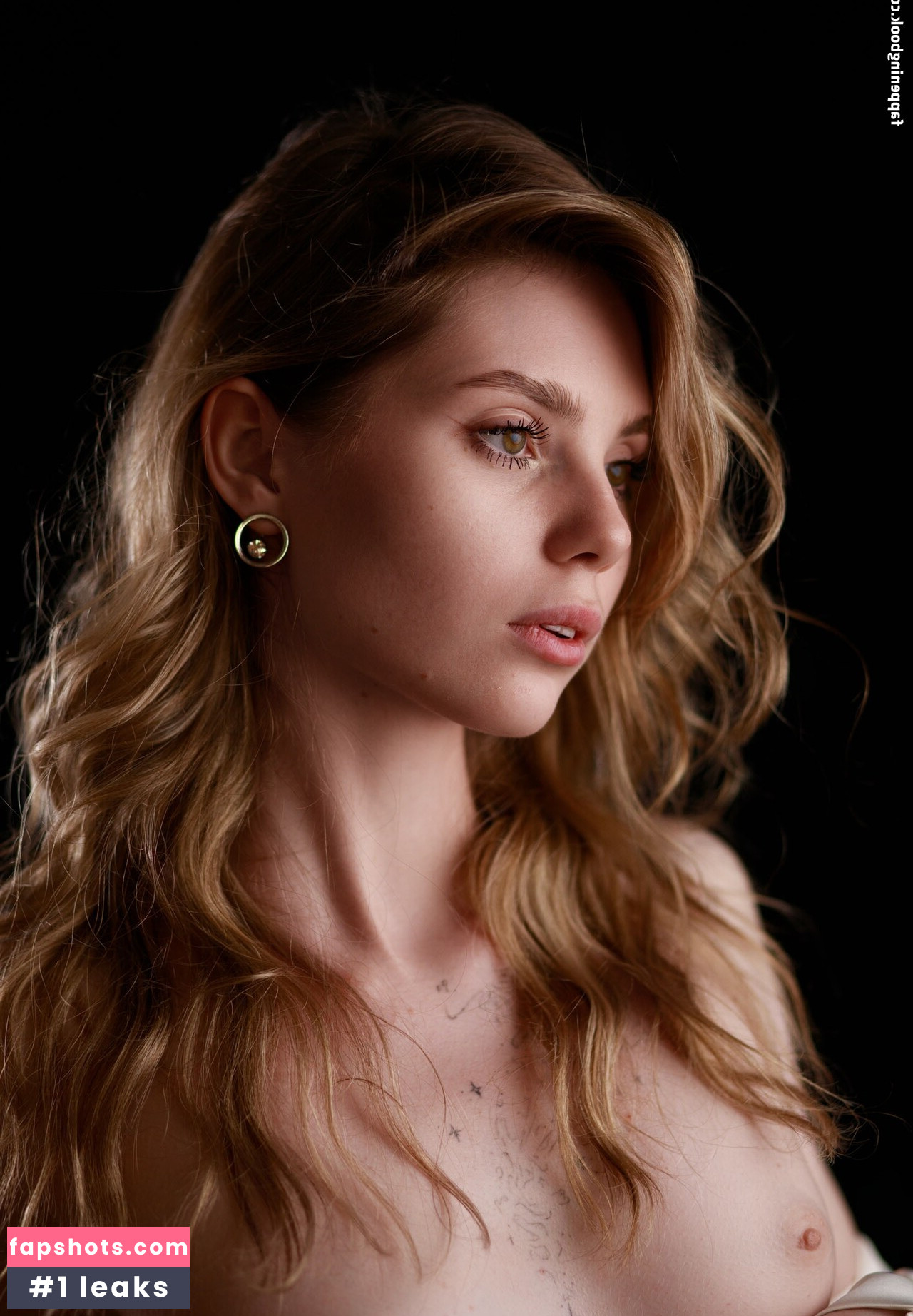 Alice Li gallery photo #75