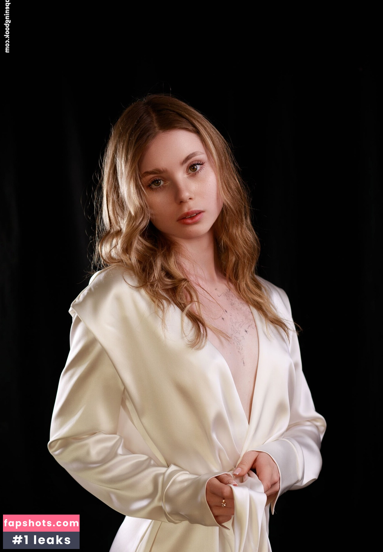 Alice Li gallery photo #77