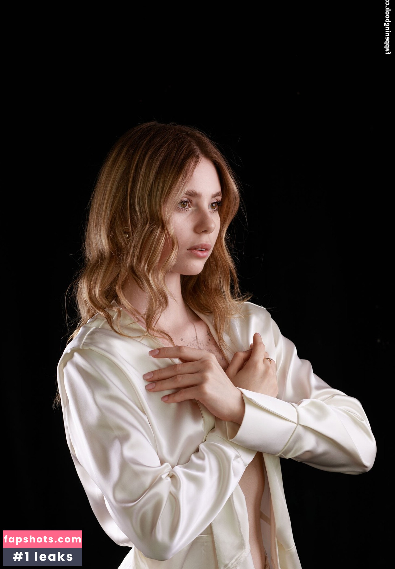 Alice Li gallery photo #79