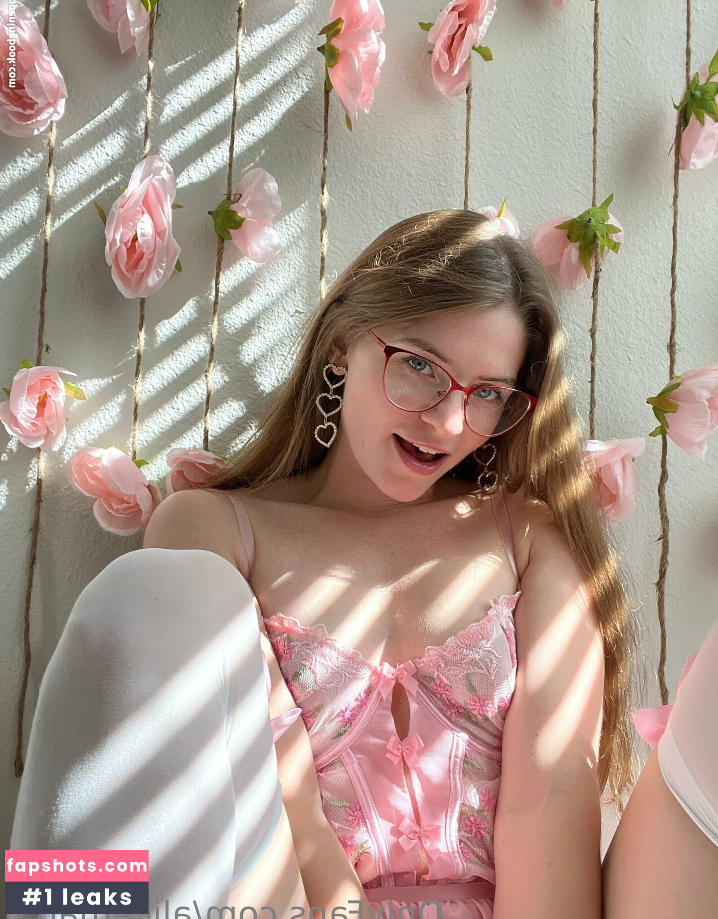 Alice March gallery photo #44