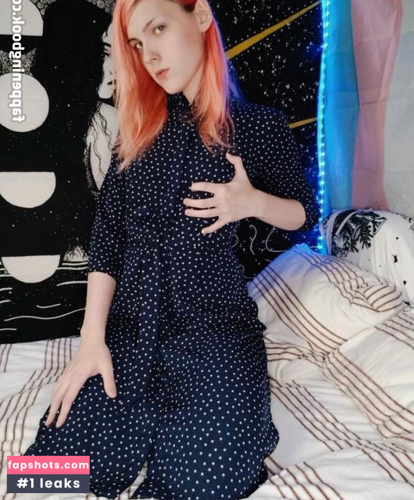 Alice Redfox gallery photo #85