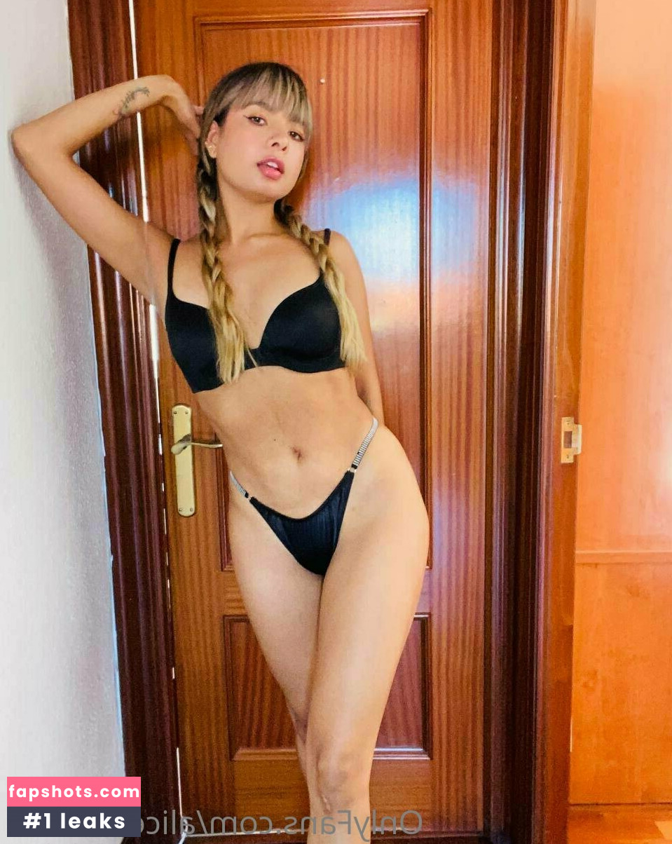 Alice Roberts gallery photo #13