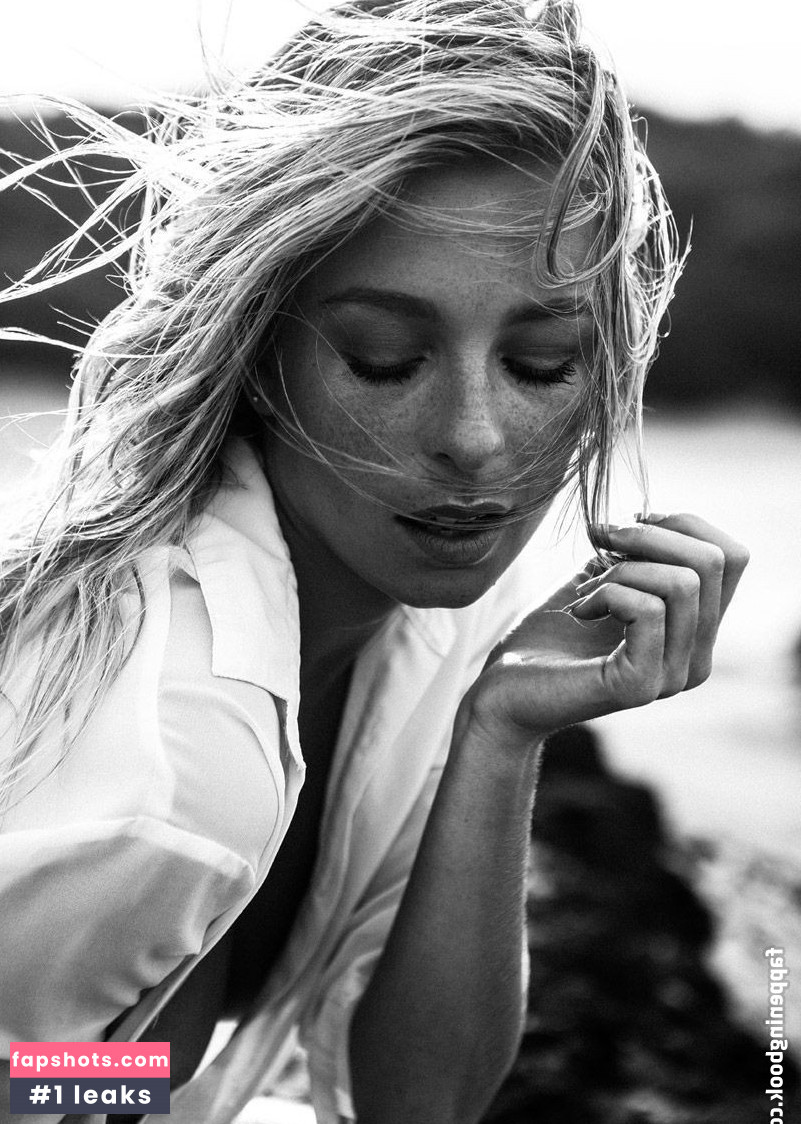 Alice Roberts gallery photo #39