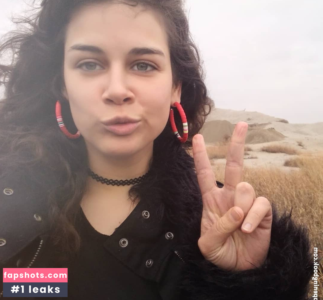 Alice Wonder nude babe gallery